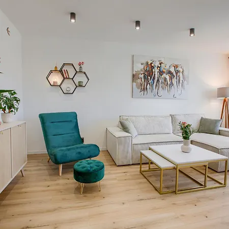 Apartment Hron River
